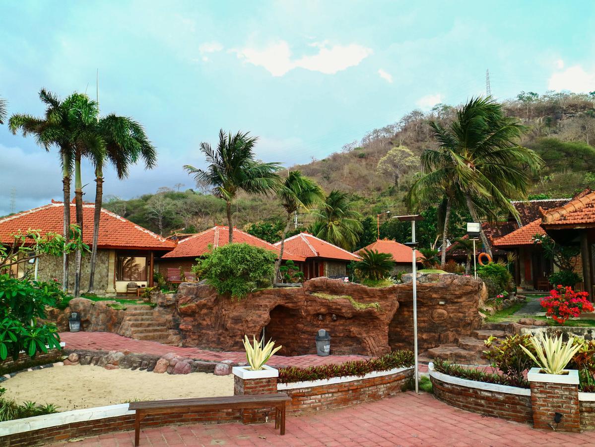Watu Dodol Hotel & Restaurant Banyuwangi  Exterior photo