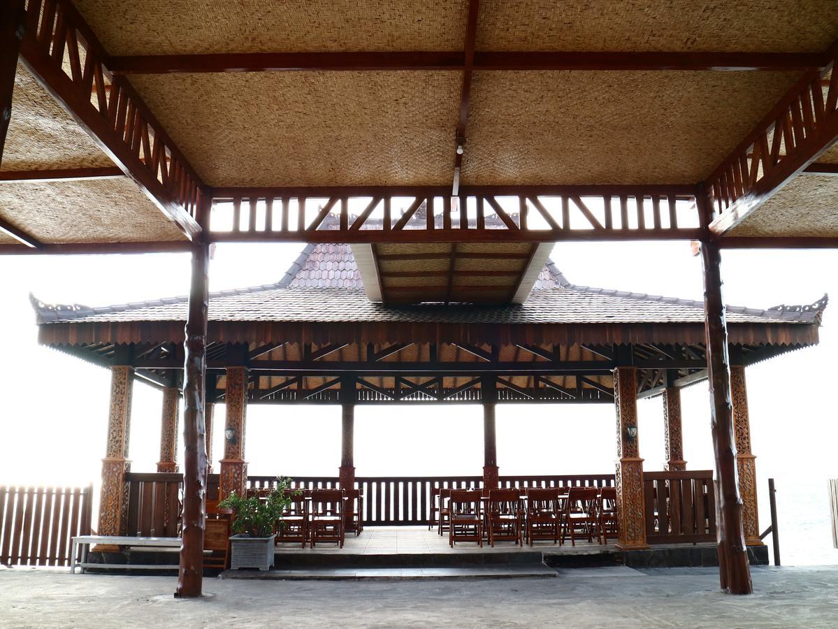 Watu Dodol Hotel & Restaurant Banyuwangi  Exterior photo